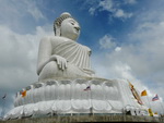 Puket Explorer  Der grosse Buddha die Statue 45 m hoch und 25 m im Durchmesser (TH).